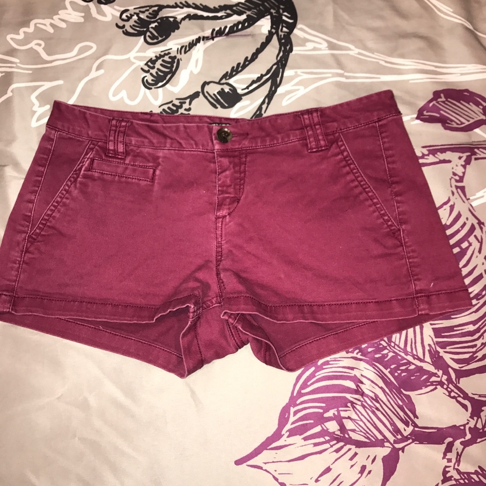American eagle shorts gently worn! Cute red wash!